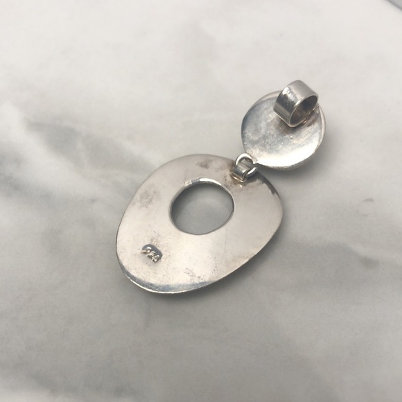 Vintage handcrafted sterling hollow pendant - Picture 3 of 6